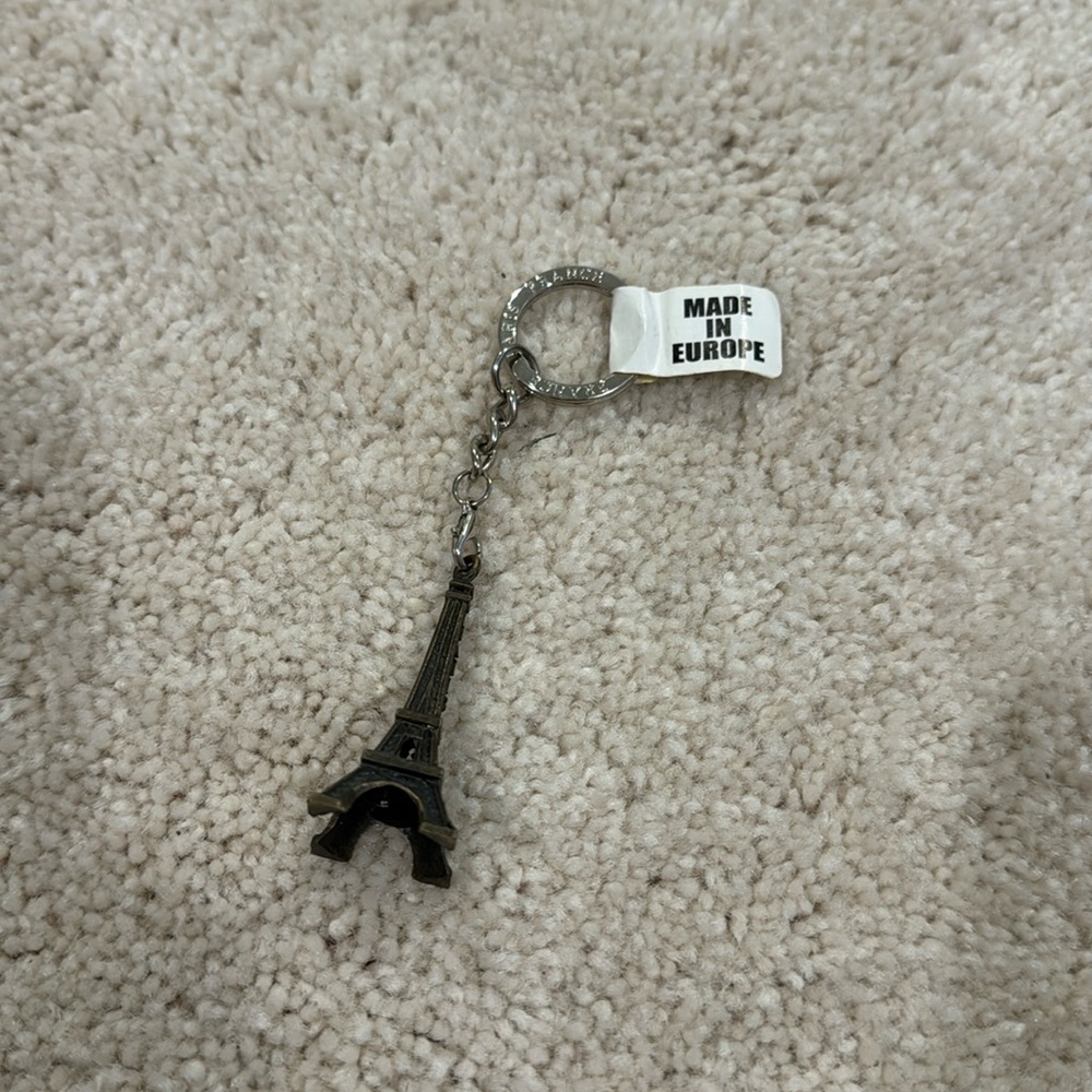 Eiffel Tower Paris France Souvenir Bronze Keychain